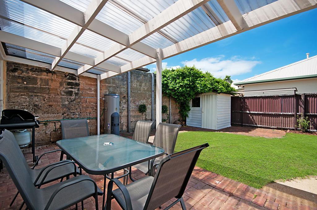 Historic Central Cottage In Warrnambool Camera foto